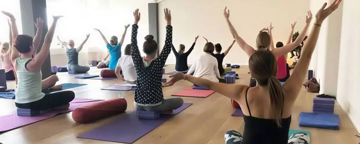 100 heures de formation de professeur de yoga multi-style à Rishikesh