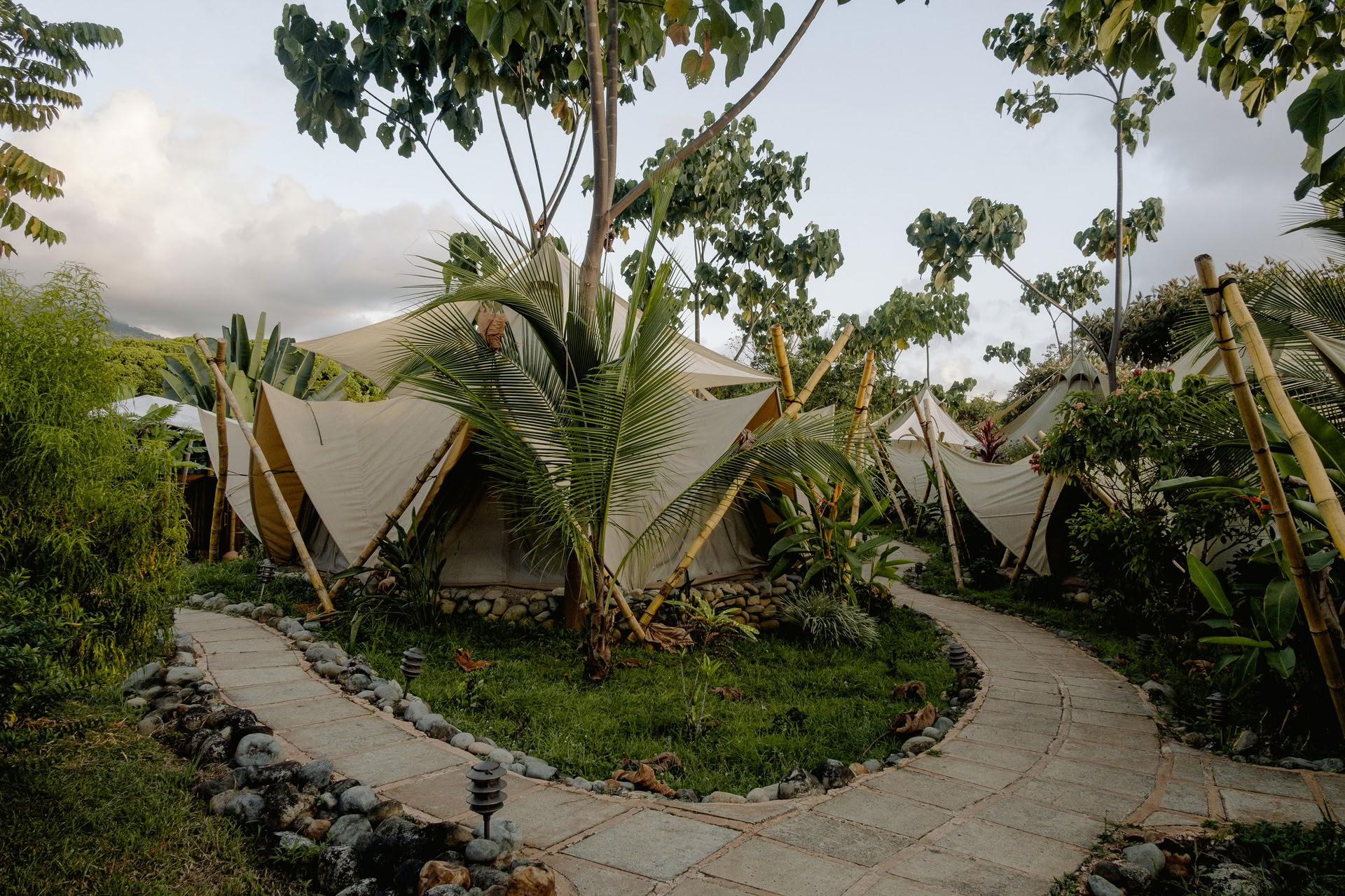 Unplugged Travels: Reset de groupe - Septembre 2026 — HOLOS