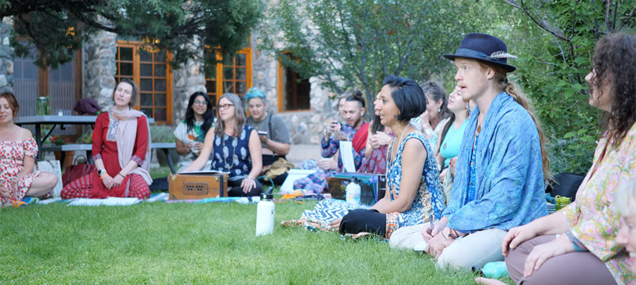 Singing into Wholeness: Une retraite de chant sacrée
