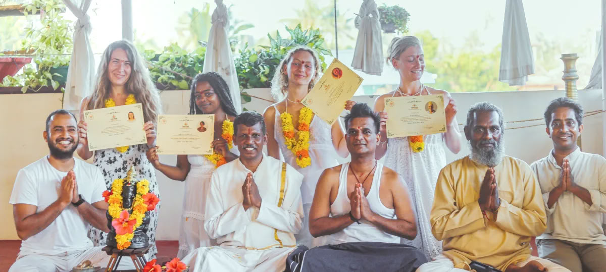 Cours de formation de professeur de yoga de 200 heures (TTC)