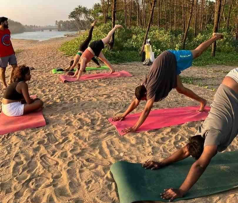 Cours de formation de professeur de yoga de 100 heures au Kerala