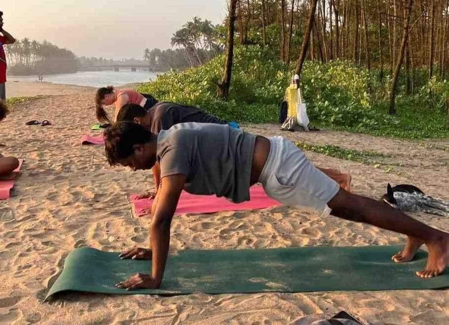 Cours de formation de professeur de yoga de 100 heures au Kerala