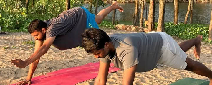 Cours de formation de professeur de yoga de 500 heures au Kerala