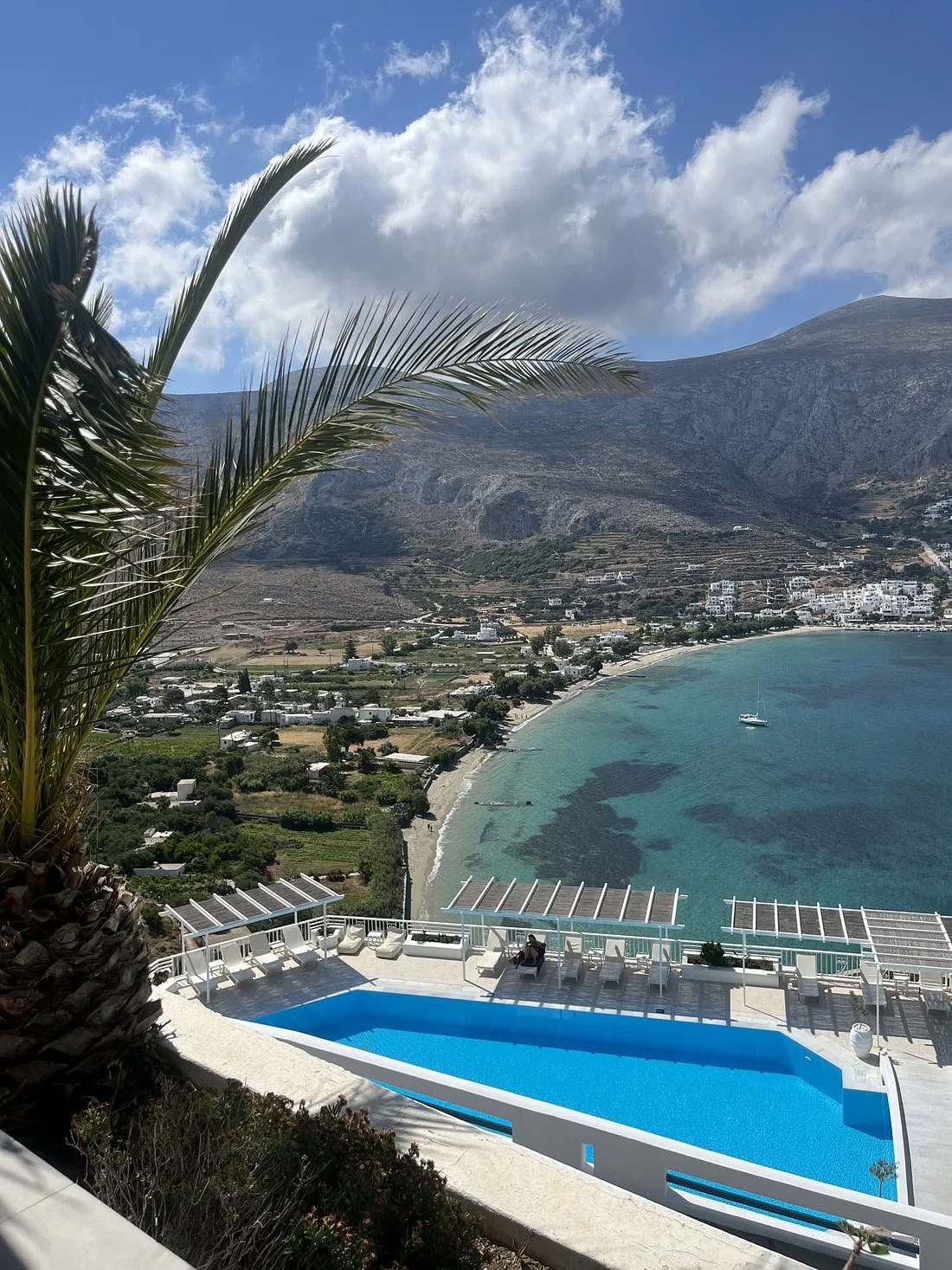 Le Reset Yoga en Grèce : Où la mer réinitialise l’âme