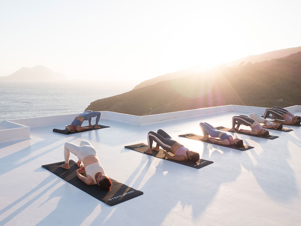 Le Reset Yoga en Grèce : Où la mer réinitialise l’âme