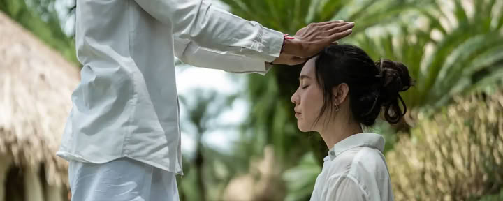Équilibrage vibratoire des chakras & lecture énergétique à Umalas