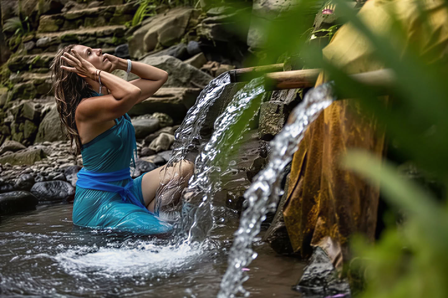 Rituel de purification bénédiction au temple de l’eau ancien - Umalas