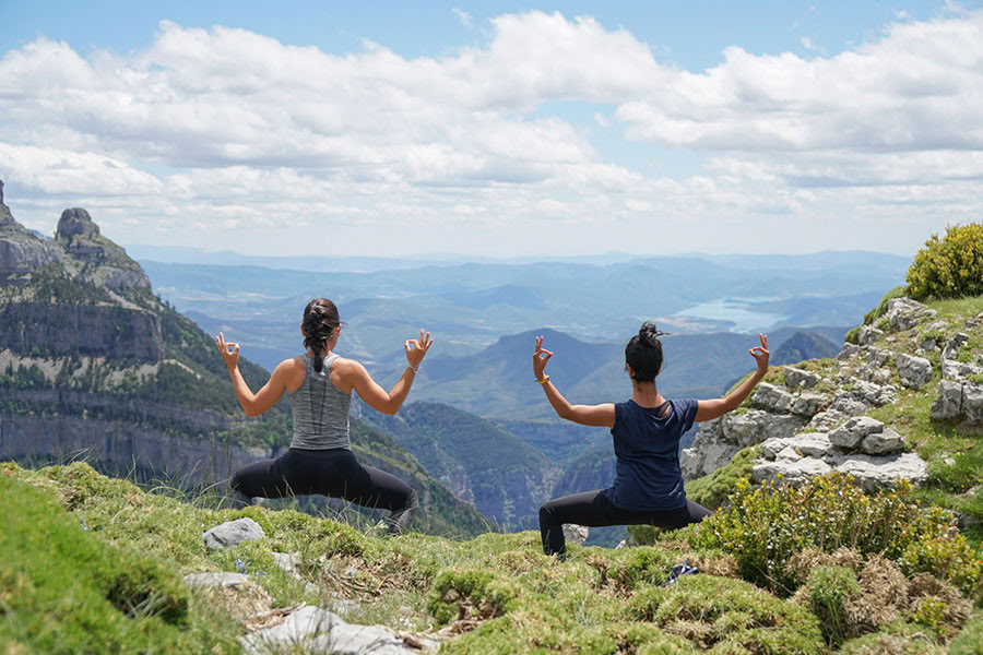 Dancing nature: Mouvement, Yoga, Art & Randonnée retraite