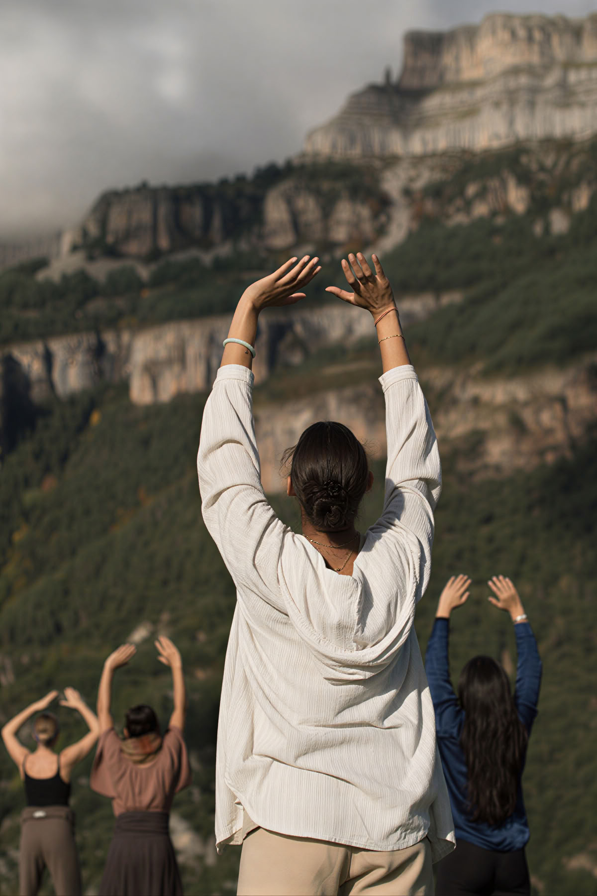 Dancing nature: Mouvement, Yoga, Art & Randonnée retraite