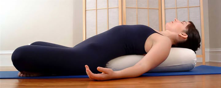 Yoga restaurateur pour soulager le stress