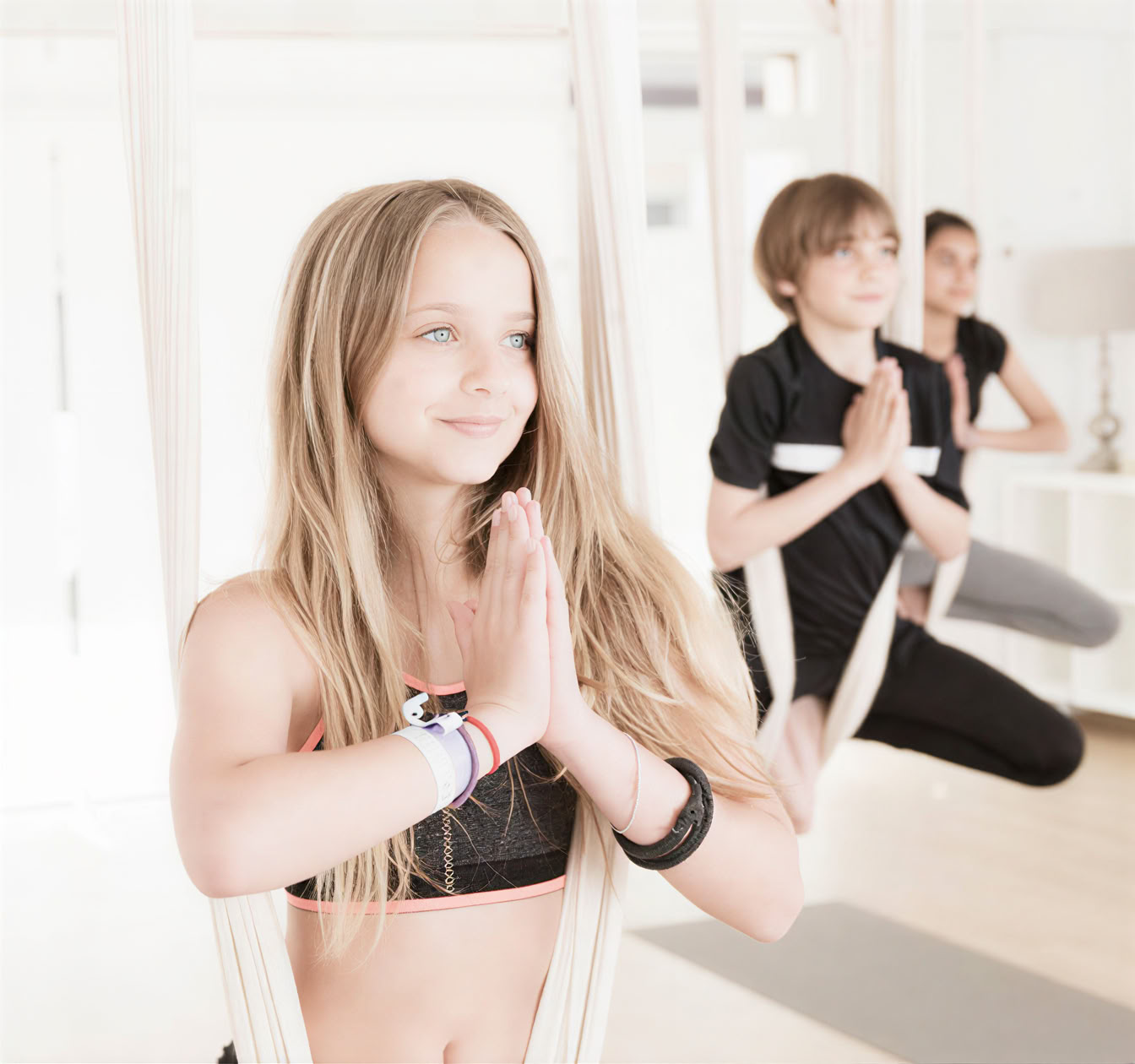 Yoga aérien pour adolescents