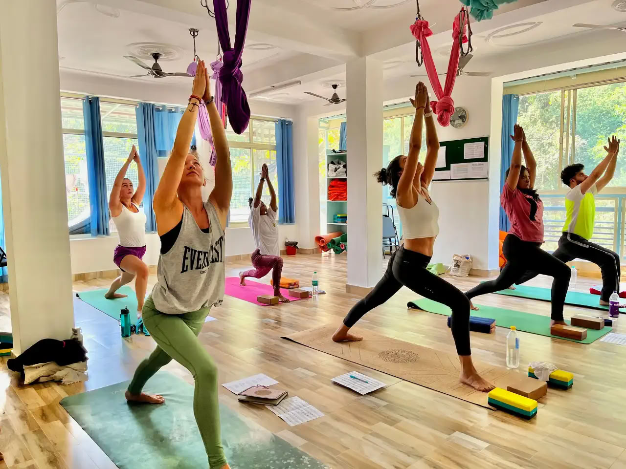 06 jours de formation d'enseignant en yoga aérien