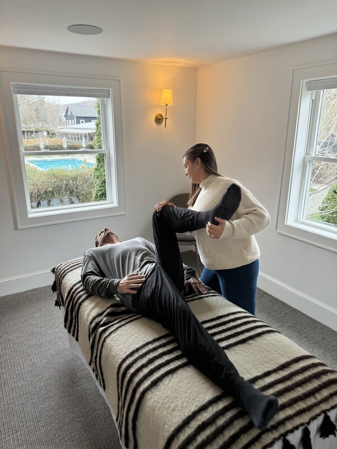 One-on-One Stretching chez Valley Rock Massage House