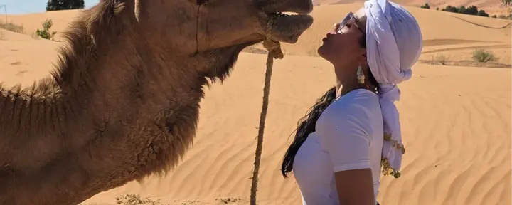 Retraite authentique de 4 jours dans le désert marocain – Yoga, culture nomade et glamping dans le désert d’Errachidia à Marrakech