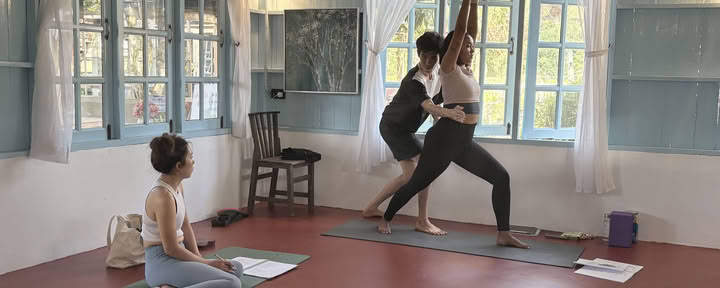 Cours de formation de professeur de yoga de 200 heures