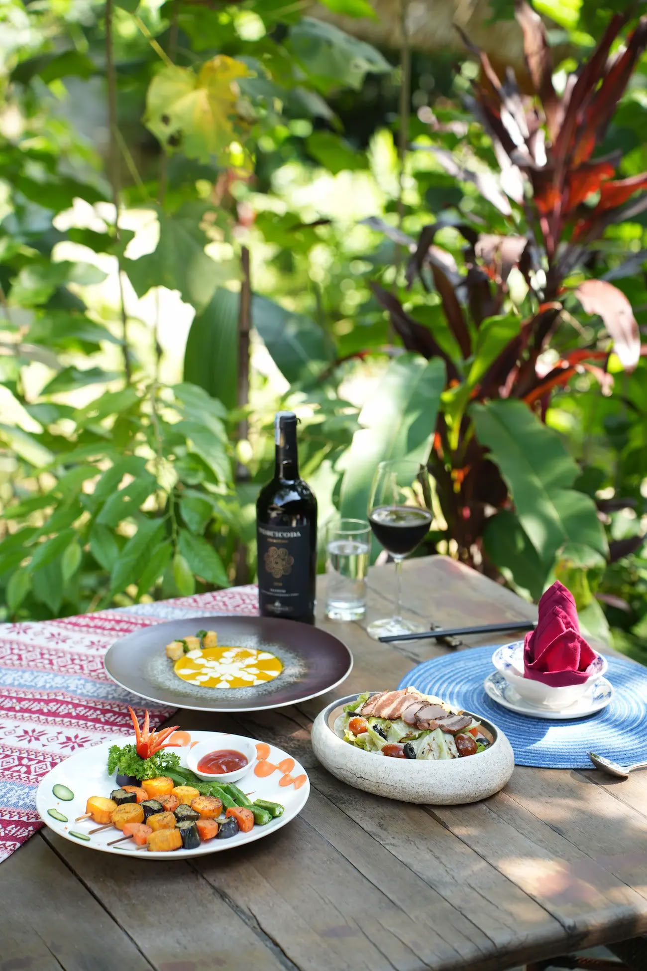 Le repas en forêt à Thong Nguyen