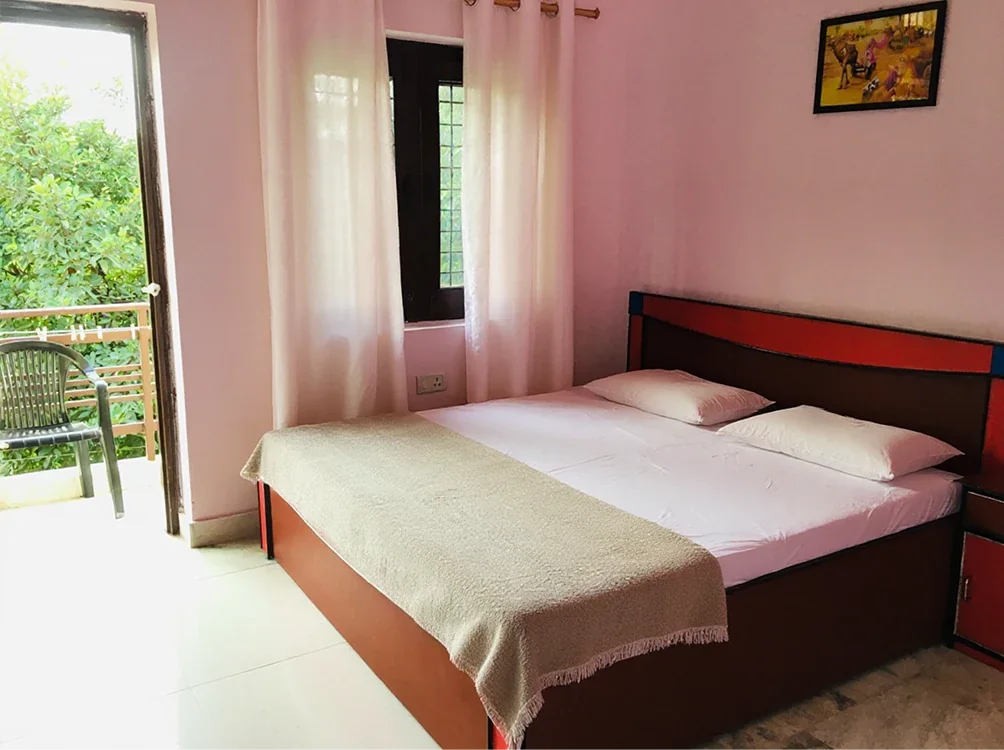 Formation de professeur de yoga de 100 heures pour débutants à Rishikesh, en Inde