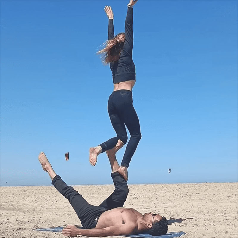 Floripa Summer Play : Yoga, Acro & Inversions