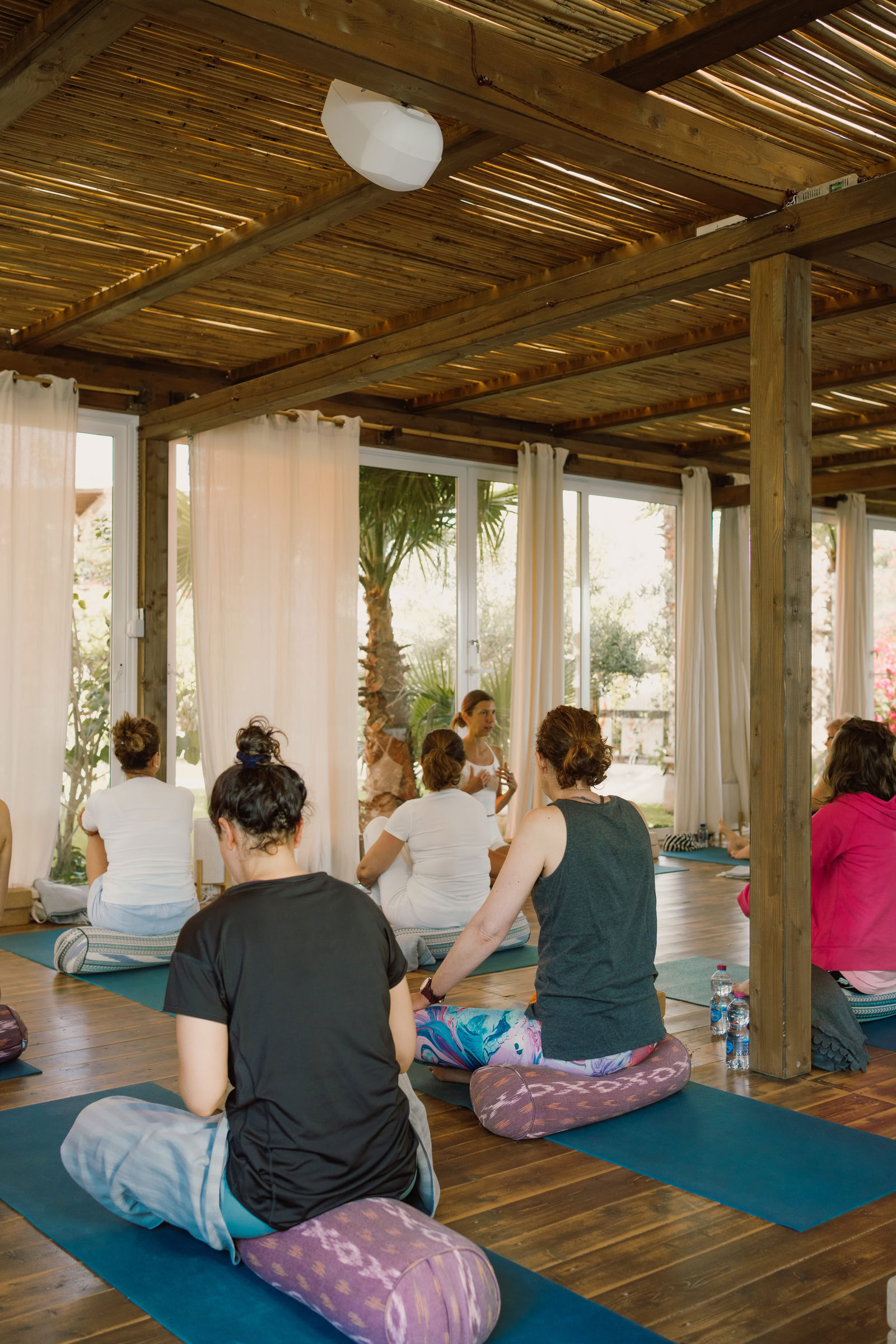 Formation de professeurs de yoga Bhakti de 30 heures en Sicile | Essence de l'amour