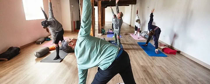 Retraite de yoga et de vitalité : éveiller l’énergie printanière dans les Pyrénées