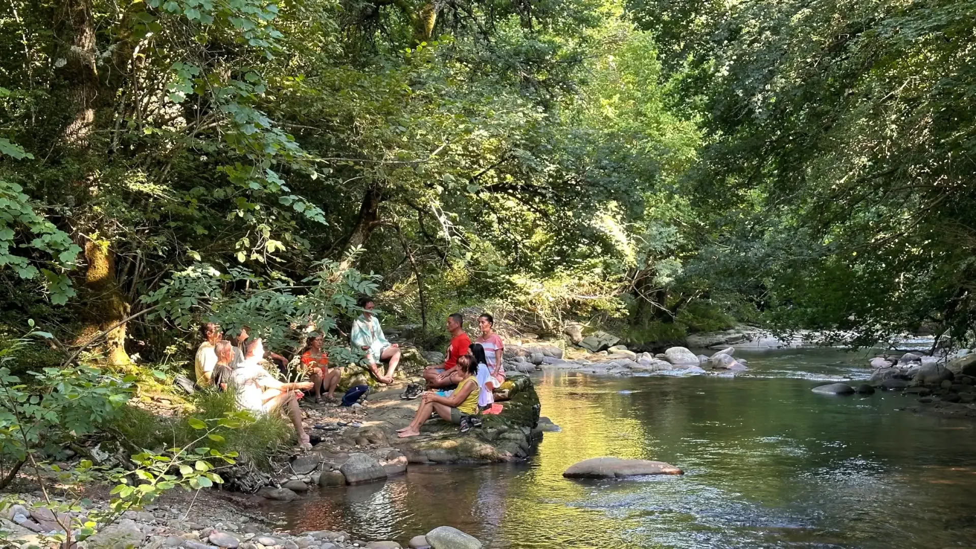 Retraite de silence d’été : yoga et psychologie dans les Pyrénées