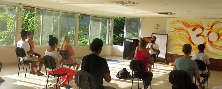 Formation de professeur de yoga de 200 heures