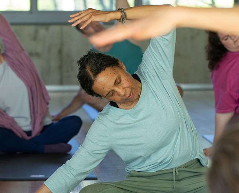 Formation de professeur de yoga restauratif
