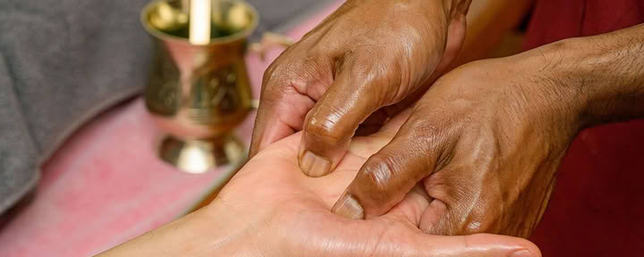 Cours de certification de 21 jours en massage ayurvédique et thérapie Panchakarma
