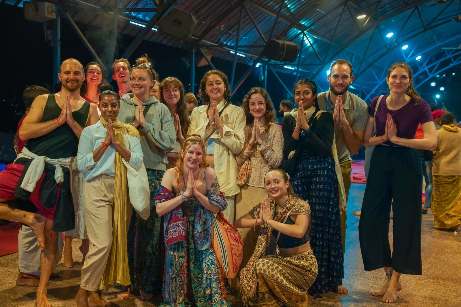 Formation de professeur de yoga de 100 heures à Rishikesh ✅