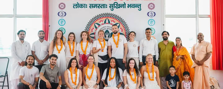 Formation de professeur de yoga de 200 heures à Rishikesh – 15 sept. - 11 oct.