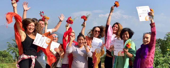 Cours de formation de professeur de yoga de 200 heures sur 20 jours au Népal