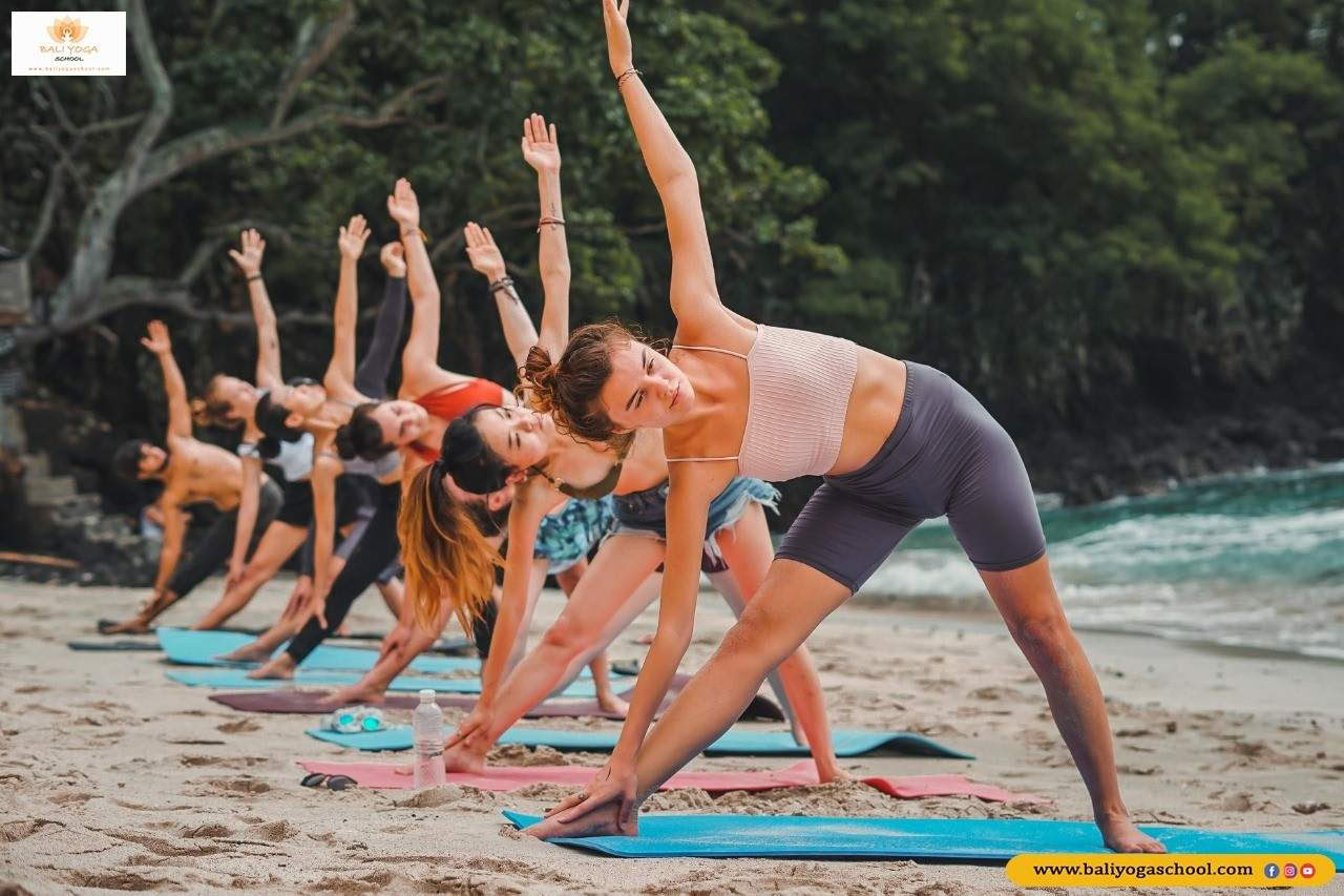 Formation de professeur de yoga de 300 heures à Varkala, Kerala, Inde