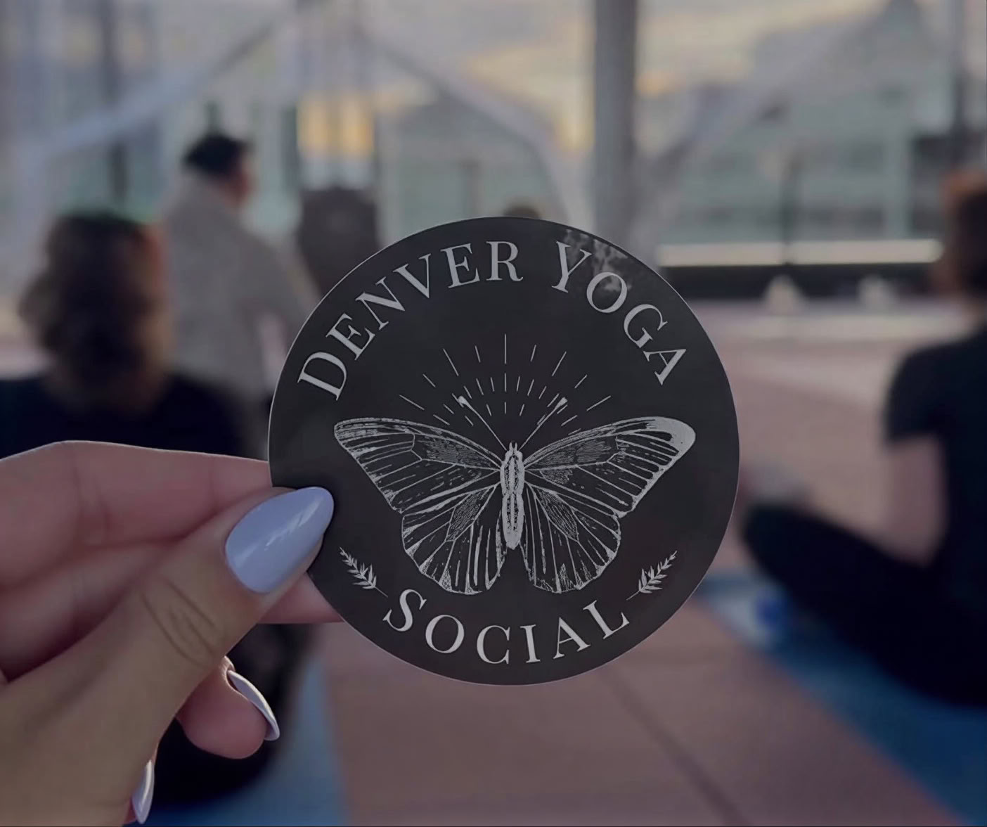 Yoga au coucher du soleil sur un toit-terrasse | Denver