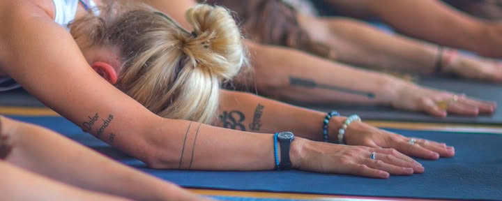 S’aligner avec la nature : une retraite de yoga pour le solstice d’hiver