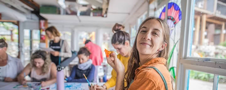 Guérir par la créativité : unir l’art et la psychologie pour le développement personnel et le changement