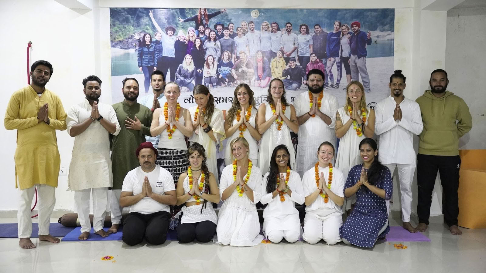 Formation de professeur de yoga de 100 heures