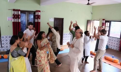 Formation de professeur de yoga de 100 heures
