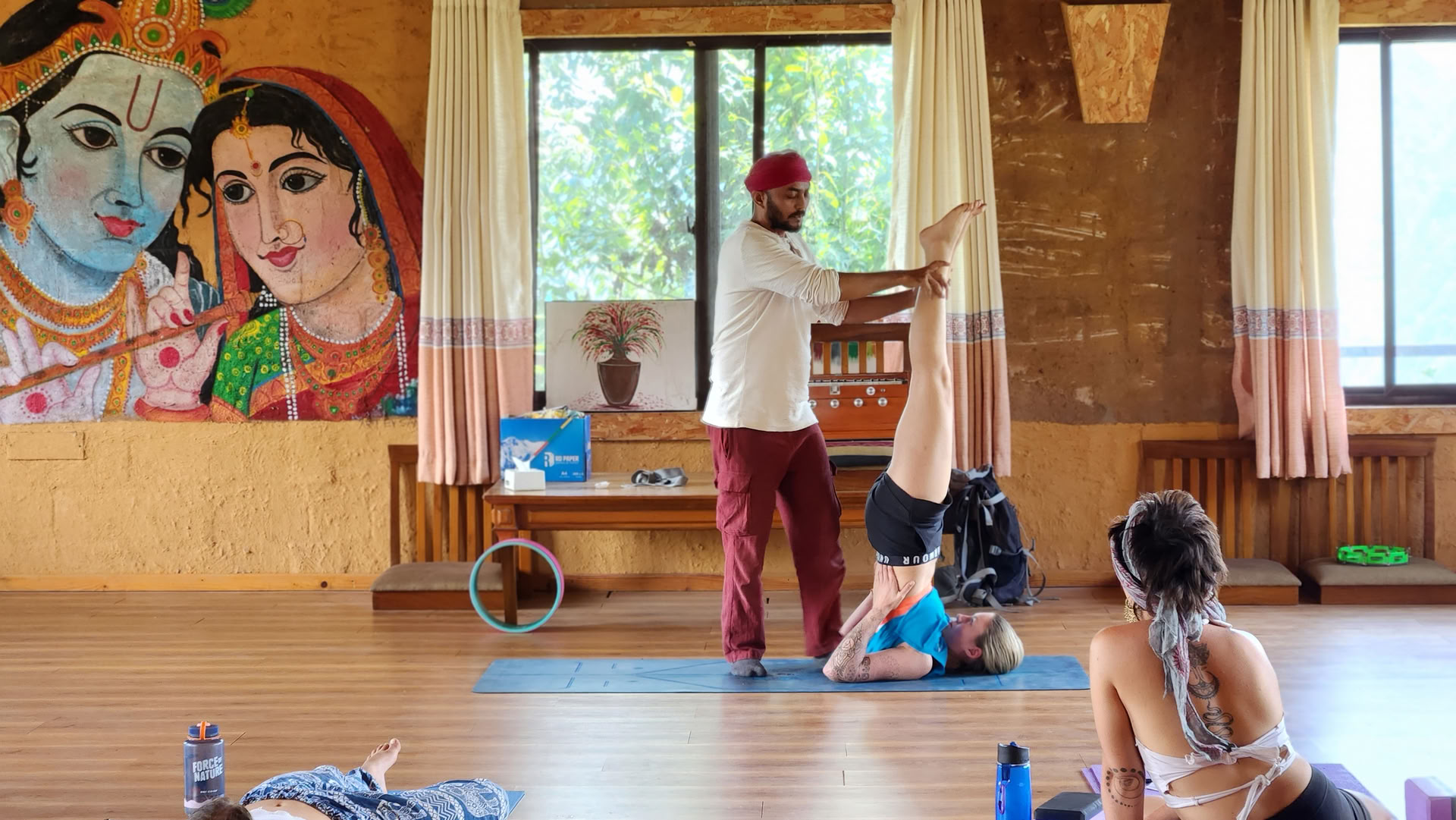 Formation de professeurs de yoga de 200 heures avec vue sur l’Himalaya à Astam, près de Pokhara