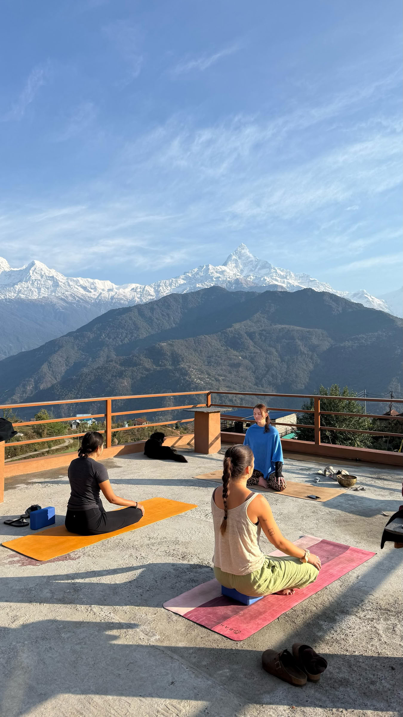 Formation de professeurs de yoga de 200 heures avec vue sur l’Himalaya à Astam, près de Pokhara