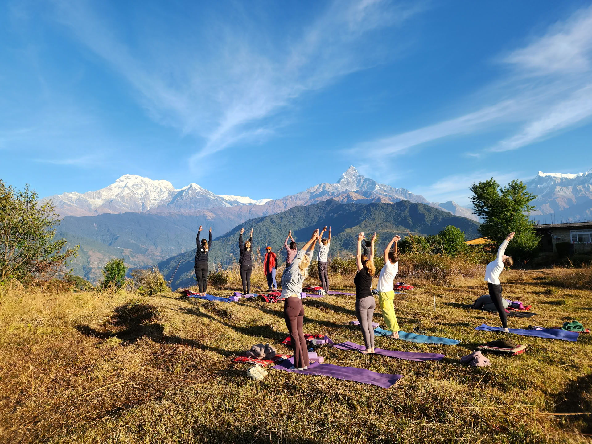 Cours de formation de professeurs de yoga avec vue sur l’Himalaya