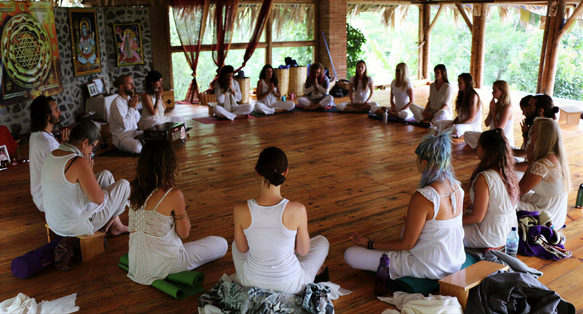 RYT 200 heures · Toscane, Italie · Certifié Yoga Alliance