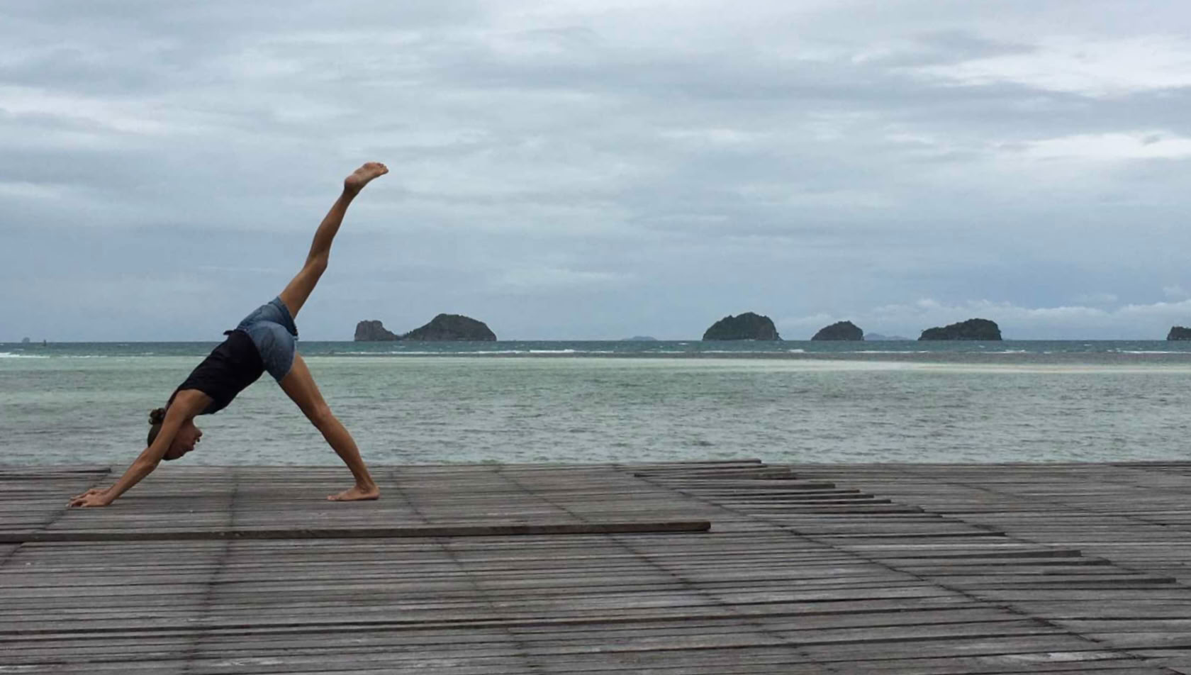 Formation de professeur de yoga de 200 heures – du 14 au 24 janvier 2027