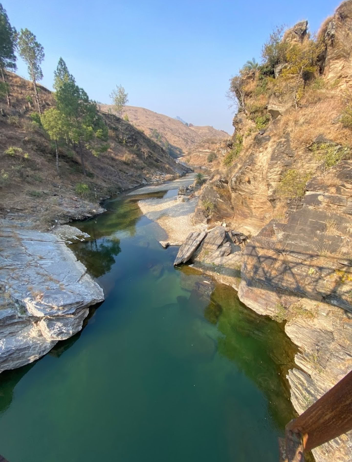 Retraite de 4 jours de silence au bord de la rivière himalayenne à Almora