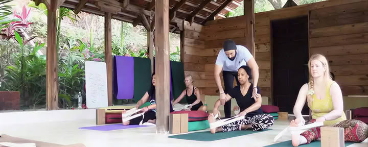 Formation de professeur de yoga-thérapie de 200 heures