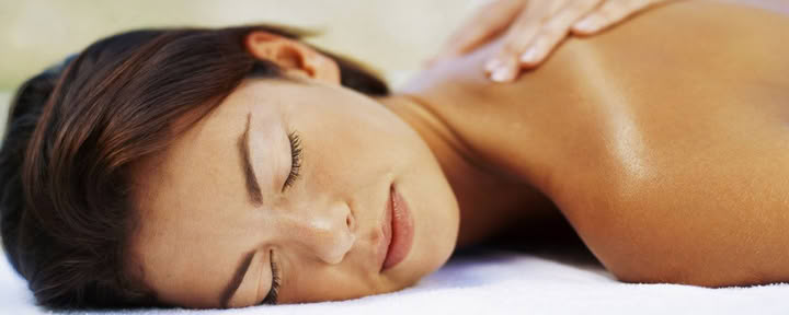 Massage thérapeutique en forêt tropicale