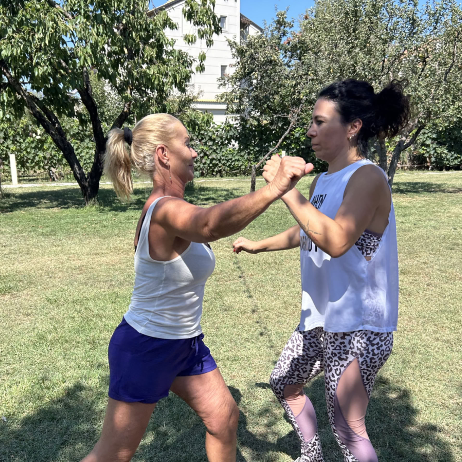 Trouvez votre force : yoga et autodéfense au lac d’Ohrid