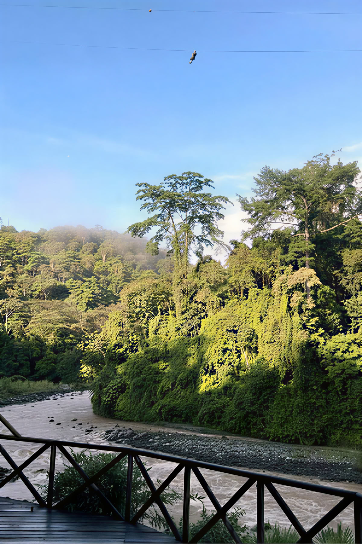 Tyrolienne sur le fleuve Pacuare