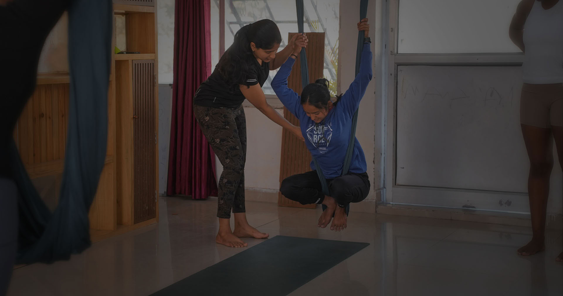 Formation de professeur de yoga aérien – du 25 février au 28 février 2027