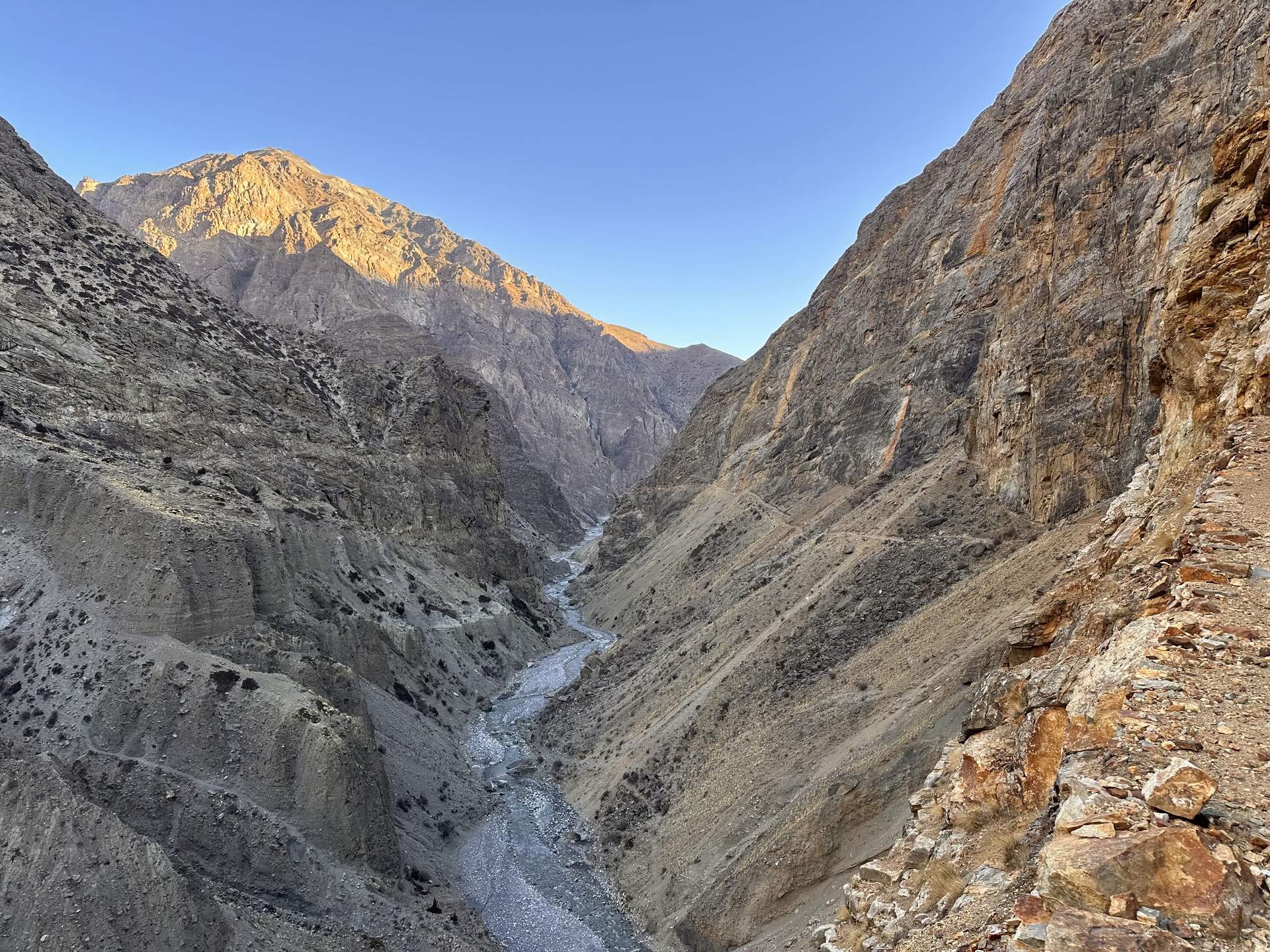 Trek de yoga sur le circuit de l’Annapurna avec le lac Tilicho