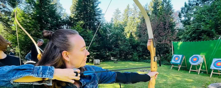 Silence, concentration et tir à l’arc — Landguet Ried, centre pour une vie en pleine conscience | centre de retraite et maison d’ateliers